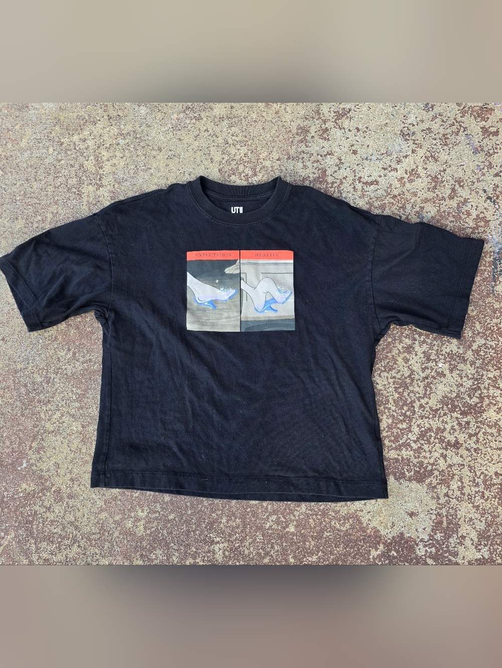 XS Uniqlo Disney Short Sleeve Graphic T-Shirt Cinderella Slippers